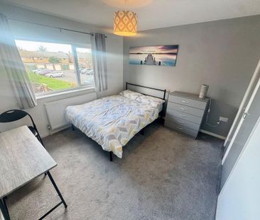 4 bedroom terraced house to rent - Photo 2