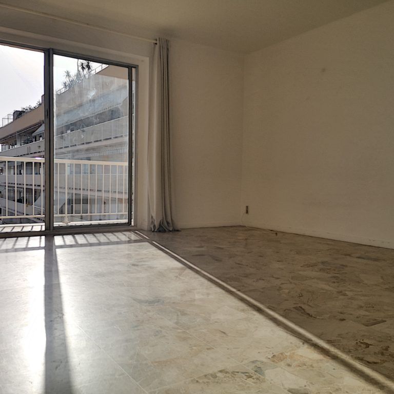Location Appartement 2 pièces 65m² AJACCIO 20000 - Photo 1
