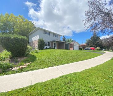 For Lease - 20 Britannia Avenue, Bradford West Gwillimbury, Ontario - Photo 5