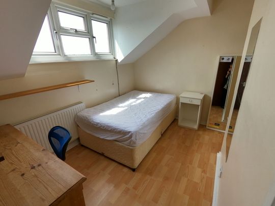 Burley Lodge Road, Burley, Leeds - Photo 1