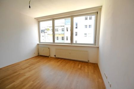 Wohnen im Zentrum – großzügig geschnittene 2-Zimmer-Wohnung Nähe Landstraße - Foto 3