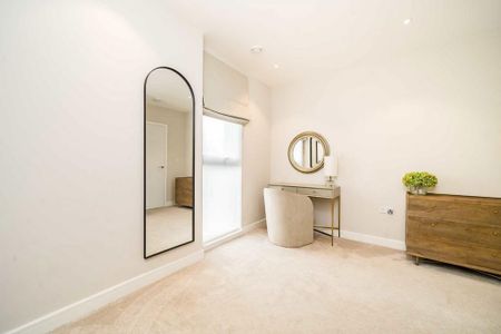 3 bedroom flat to rent - Photo 2