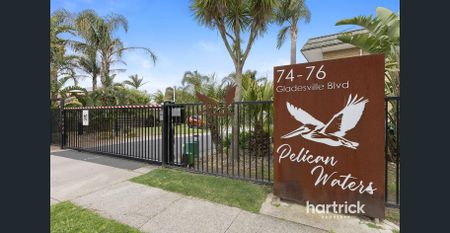 Direct Waterfront Townhouse with private Boat mooring - Photo 2