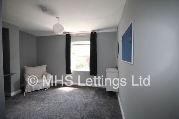 1 Bedroom Bedsit for rent in Midland Road - Photo 1