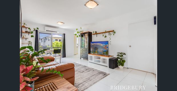 Inner City Living! - Photo 1