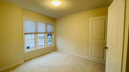 Townhouse For Lease | E8117736 - Photo 4