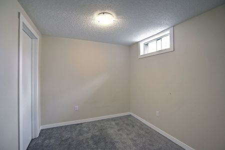 Beautiful 5-Bedroom Bungalow for Rent – 6607 Malvern Road NE Available Jan 1, 2026 - Photo 3