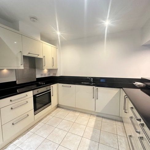 River Crescent, Nottingham, NG2 - Photo 1