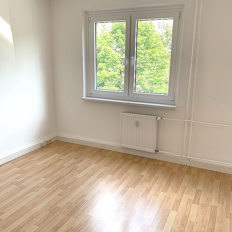 Einziehen und Wohnen… Ihre gemütliche 1-Zimmer-Wohnung in Bernsdorf! - Foto 1