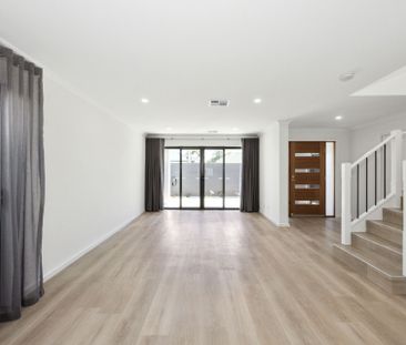 Executive family home! - Photo 3