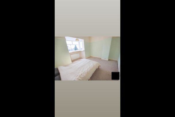 3 Bed Semi-Detached House, Chatsworth Park Grove, S12 - Photo 1