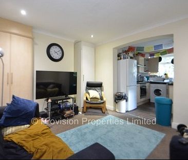 3 Bedroom Properties in Leeds - Photo 3