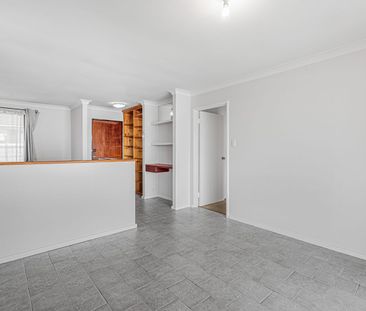 Spacious 3 Bedroom Duplex - 16A Rivergum Place! - Photo 2