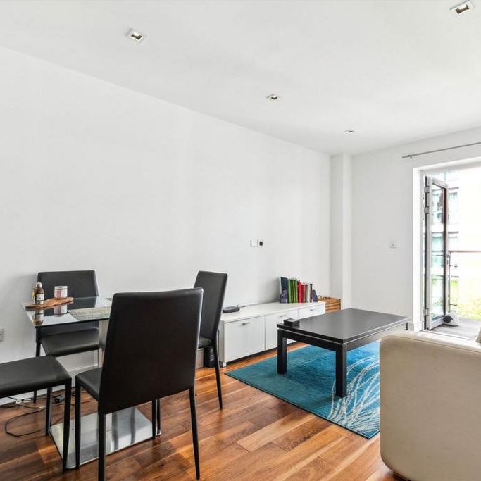 1 bedroom flat to rent - Photo 1