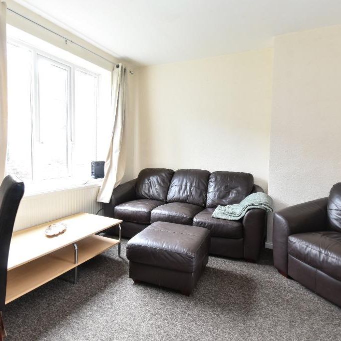 4 bedroom semi-detached house to rent - Photo 1