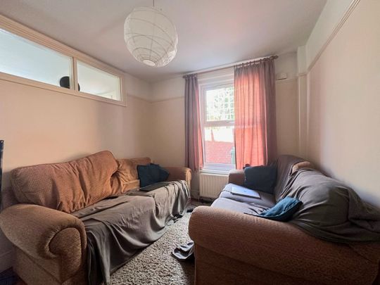 6 bedroom house to rent - Photo 1