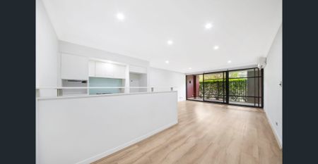 Ground Floor | Courtyard Apartment - Photo 2