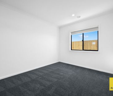 A Home That Defines Modern Family Perfection - Plus 2 Weeks Free Rent! - Photo 3