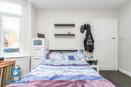 4 bed Semi-Detached House for Rent - Photo 3