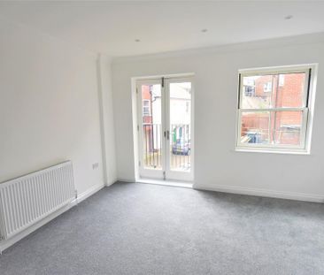 2 bedroom end of terrace house to rent - Photo 4