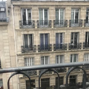 BEAU STUDIO DE 22 m² DANS LE QUARTIER DE ST SEVERIN - Photo 2