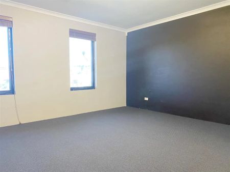 “Spacious 4x2 Family Home in Harvest Lakes Estate” - Photo 4