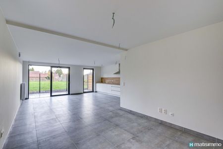 INSTAPKLAAR GELIJKVLOERS APPARTEMENT MET 2 SLAAPKAMERS TE MOPERTINGEN (BILZEN) - Photo 4