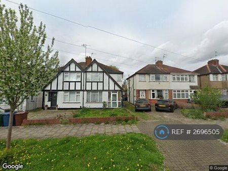 3 bedroom semi-detached house to rent - Photo 4