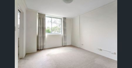 Cosmopolitan lifestyle on Eastern Hill - Photo 2