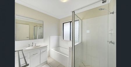 153 Kennard Crescent, Bushland Beach - Photo 5