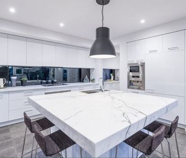 Stunning Luxury 4 Bedroom Home - Don't Miss Your Chance ***APPLY FO... - Photo 3