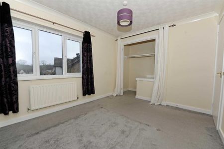 2 bedroom semi-detached house to rent - Photo 3