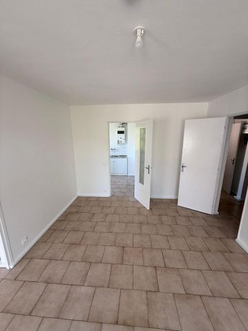 Location Appartement 3 pièces 65m² DECINES CHARPIEU 69150 - Photo 4