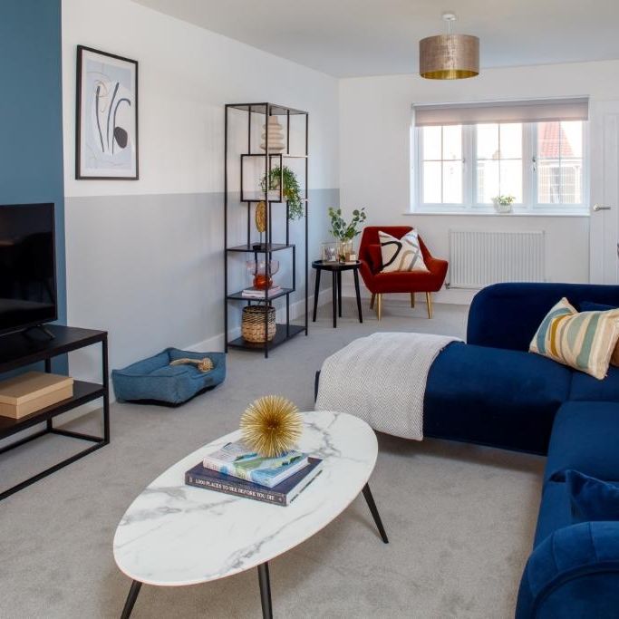 4 bedroom semi-detached house to rent - Photo 1