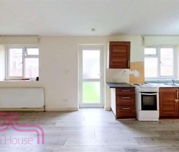 Warwick Road, Southall, UB2 - Photo 2