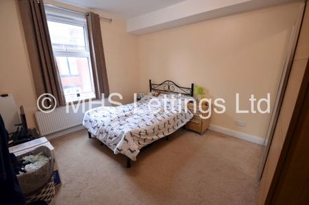 2 Bedroom Mid Terraced House for rent in Autumn Place - Photo 4