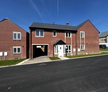 Meadowhead, Longridge - Photo 2