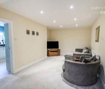2 bedroom semi-detached house to rent - Photo 2