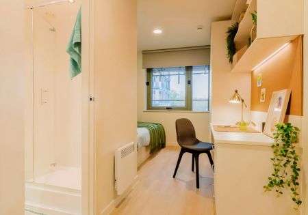 Gold En Suite - Photo 2