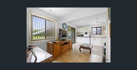 ONE BEDROOM UNFURNISHED COTTAGE WITH MOUNTAIN VIEWS - Photo 4