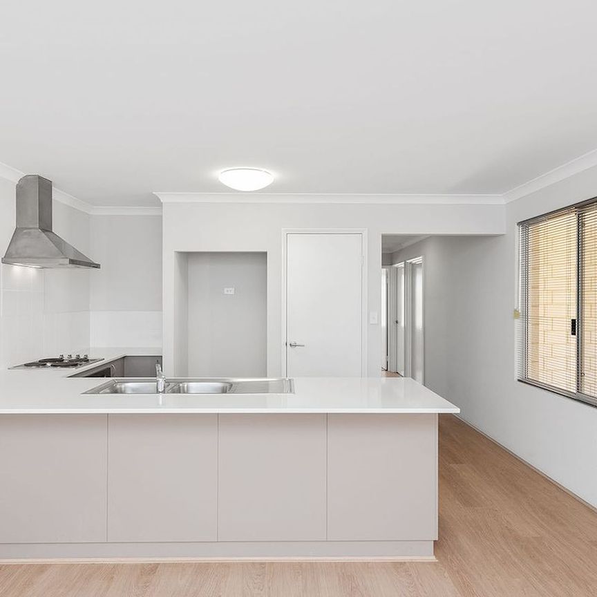 5B Wayside Court, Ravenswood. - Photo 1