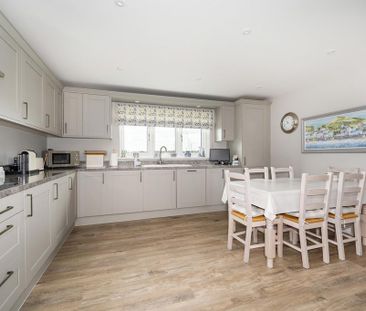 3 bedroom detached bungalow to rent - Photo 5