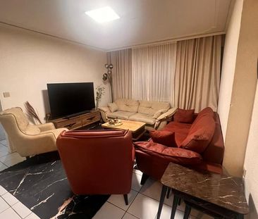 3,5 Zimmer Etagenwohnung mit Einbauküche Frisch Renoviert - Foto 1