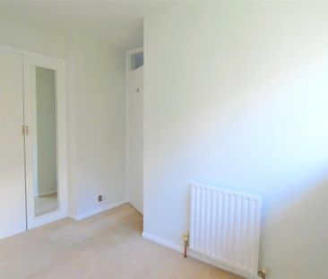 2 bedroom end of terrace house to rent - Photo 6
