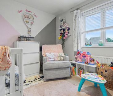 Stylish 2-Bed Home | High-Spec Finish & Parking in CV10 - Photo 3