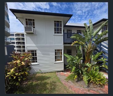 Charming 2-Bedroom Beach House in the Heart of Caloundra - Photo 5