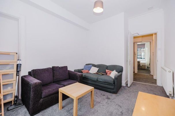 4 bedroom flat to rent - Photo 1