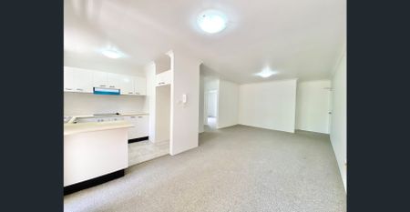 Pristine 2 Bedroom Apartment, Handy Location. - Photo 3