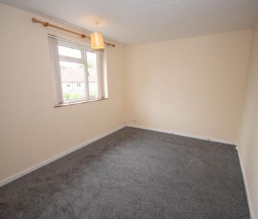 3 bedroom end of terrace house to rent - Photo 3