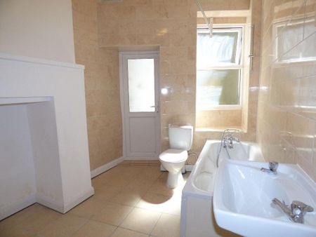 4 bedroom terraced house to rent - Photo 4